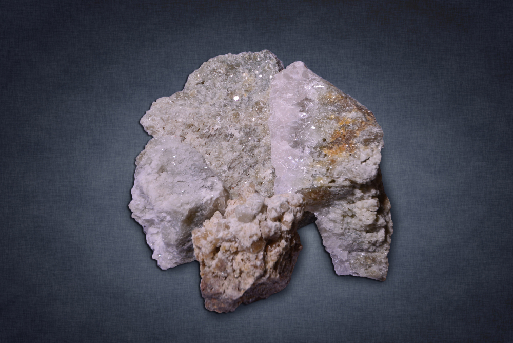 Large crystalline fused magnesia 97